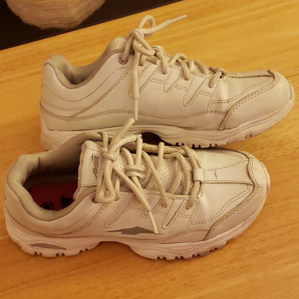 Ladie's sneakers - Picture 2 of 5